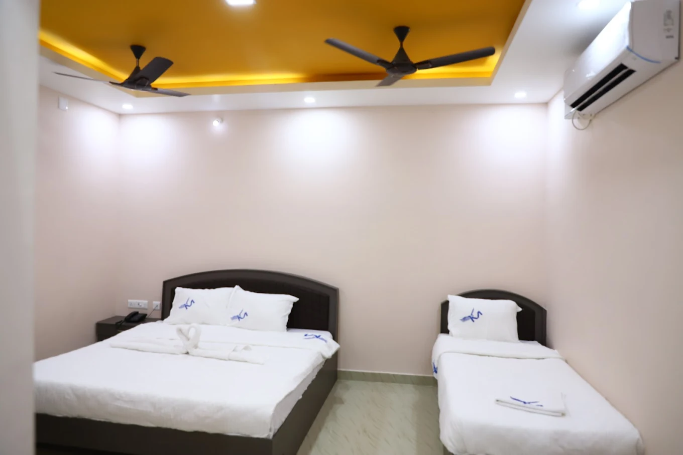 Hotel VKM Deluxe AC room in Cuddalore